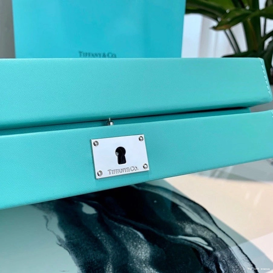 TIFFANY CO POKER SET & 0729